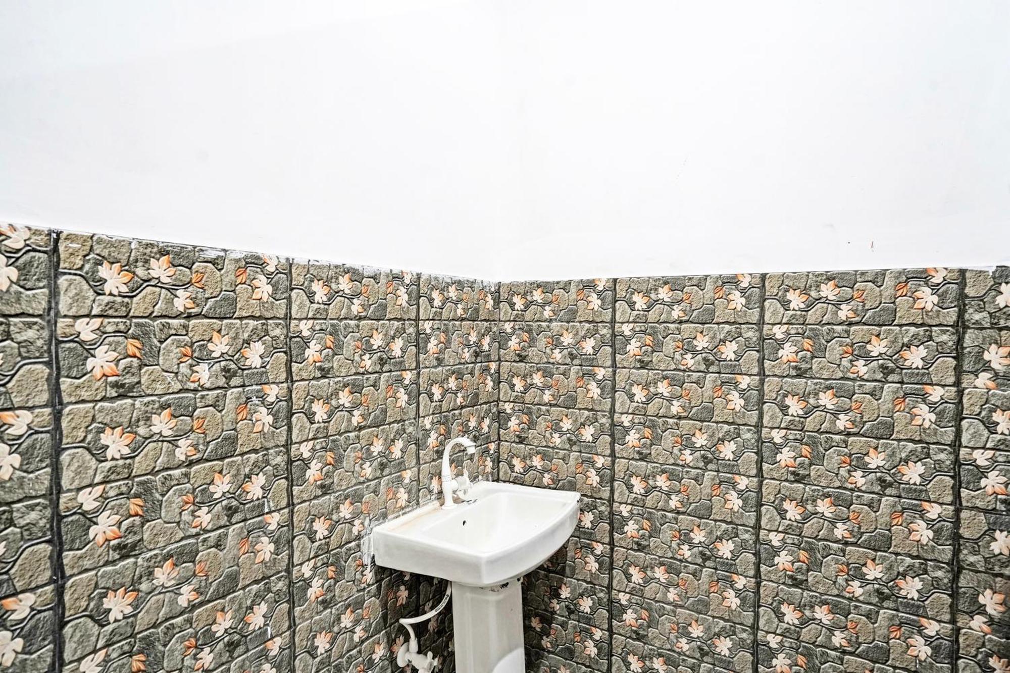 Hotel O Sparrow House Residency Bulandshahr Exterior foto